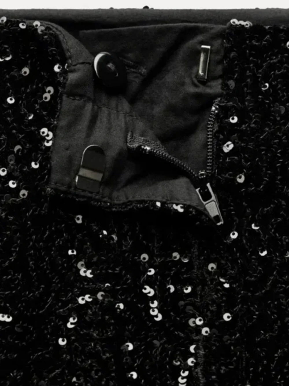 Zara sequin black shorts Xs‎